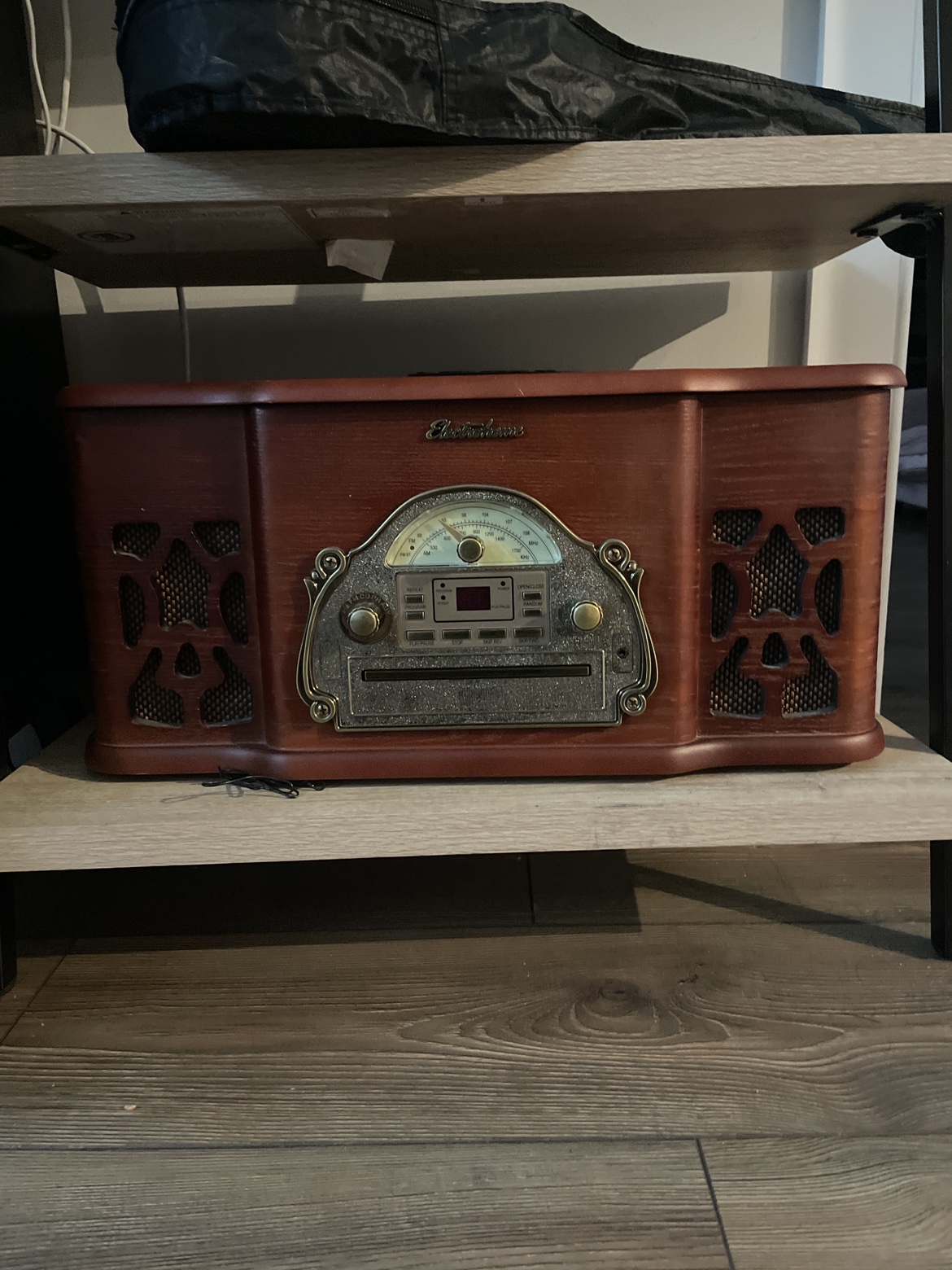 Vinyl player
