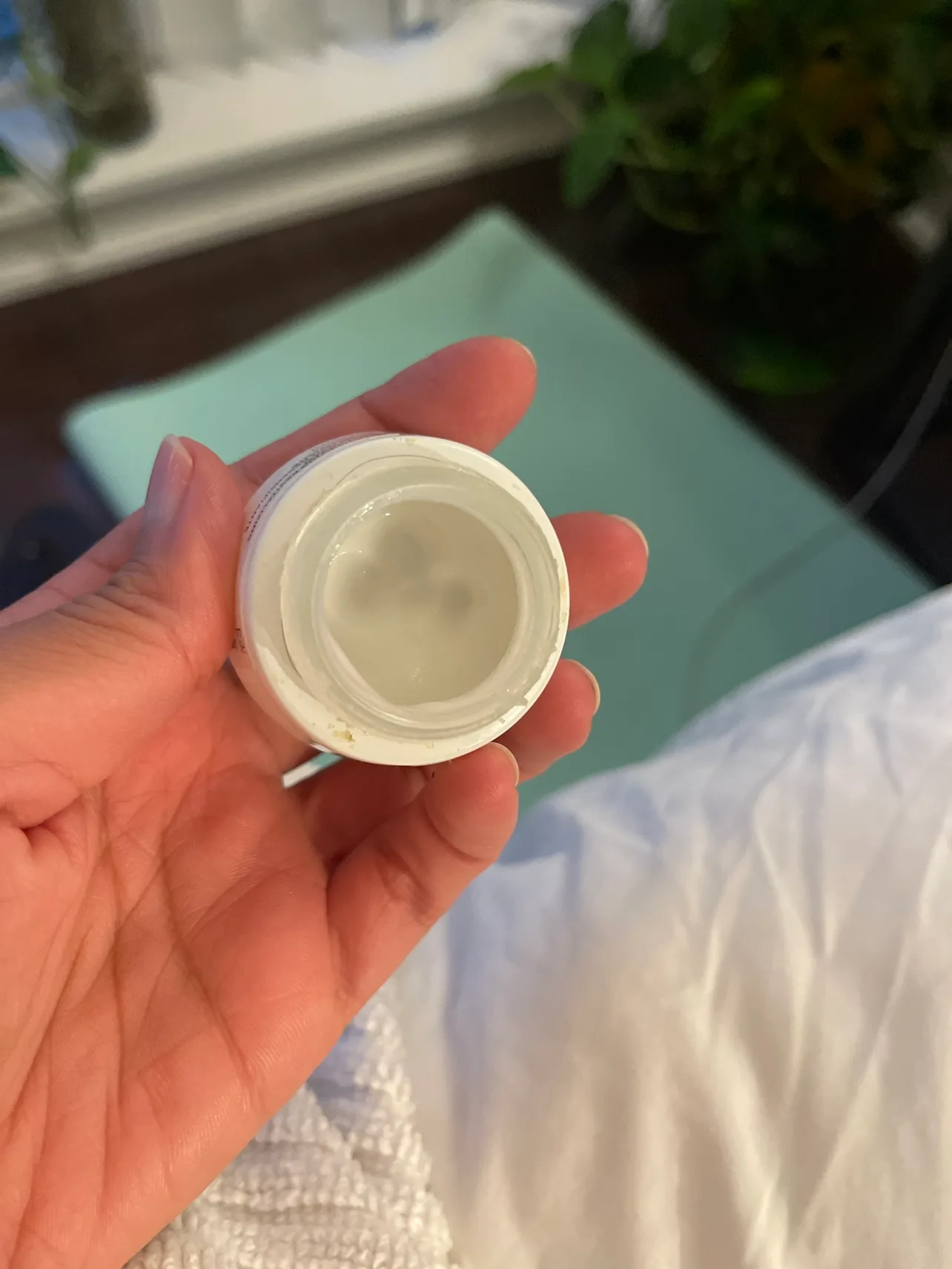 Vichy Mineral 89 and Neovadiol Night Cream image indicator(6)