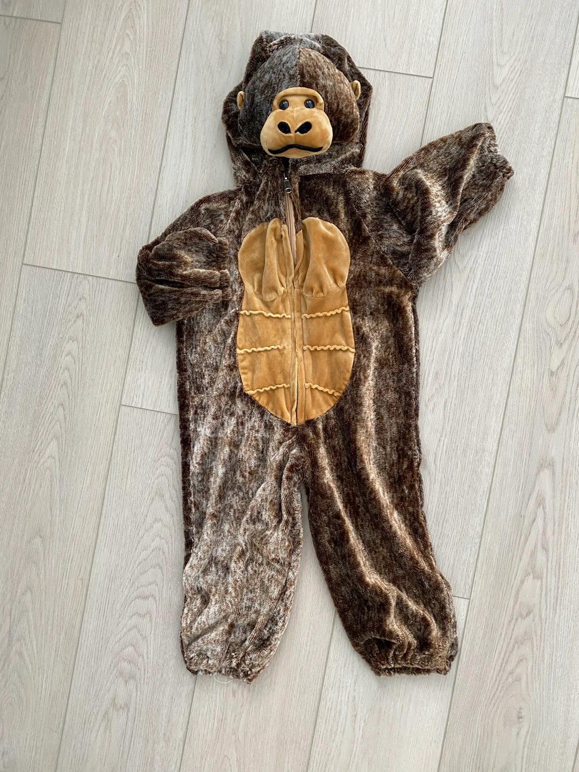 Gorilla Costume thumbnail