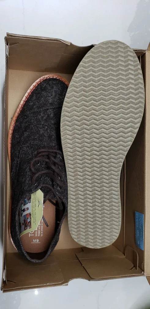 TOMS Men's Shoes image indicator(2)