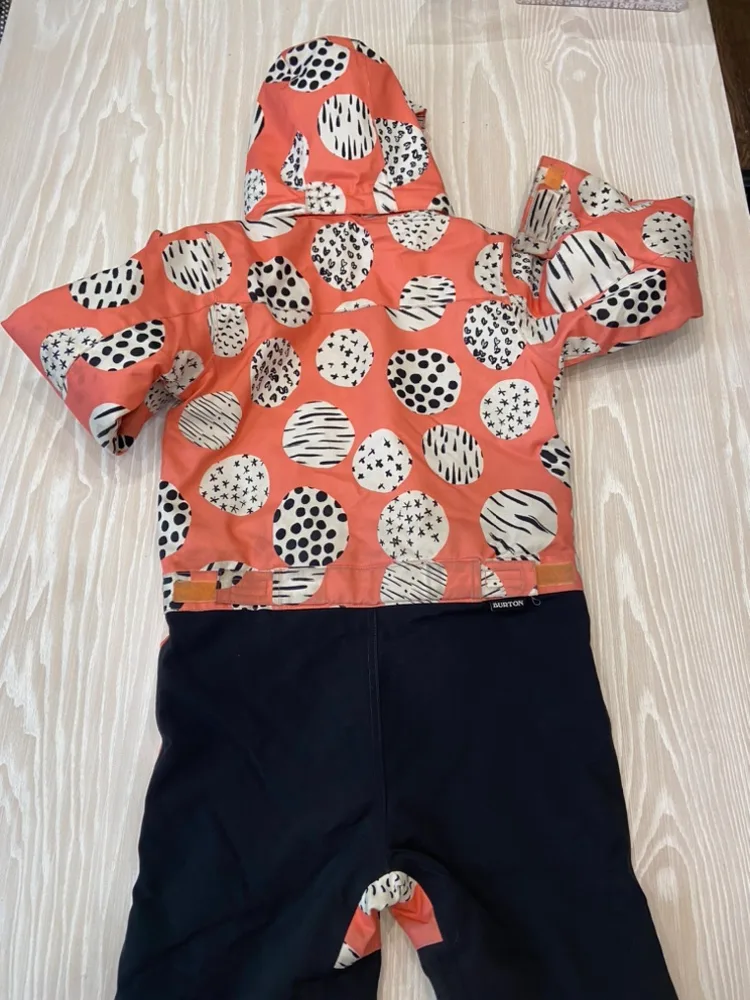 Burton Girls Snowsuit xs (6-8) image indicator(7)