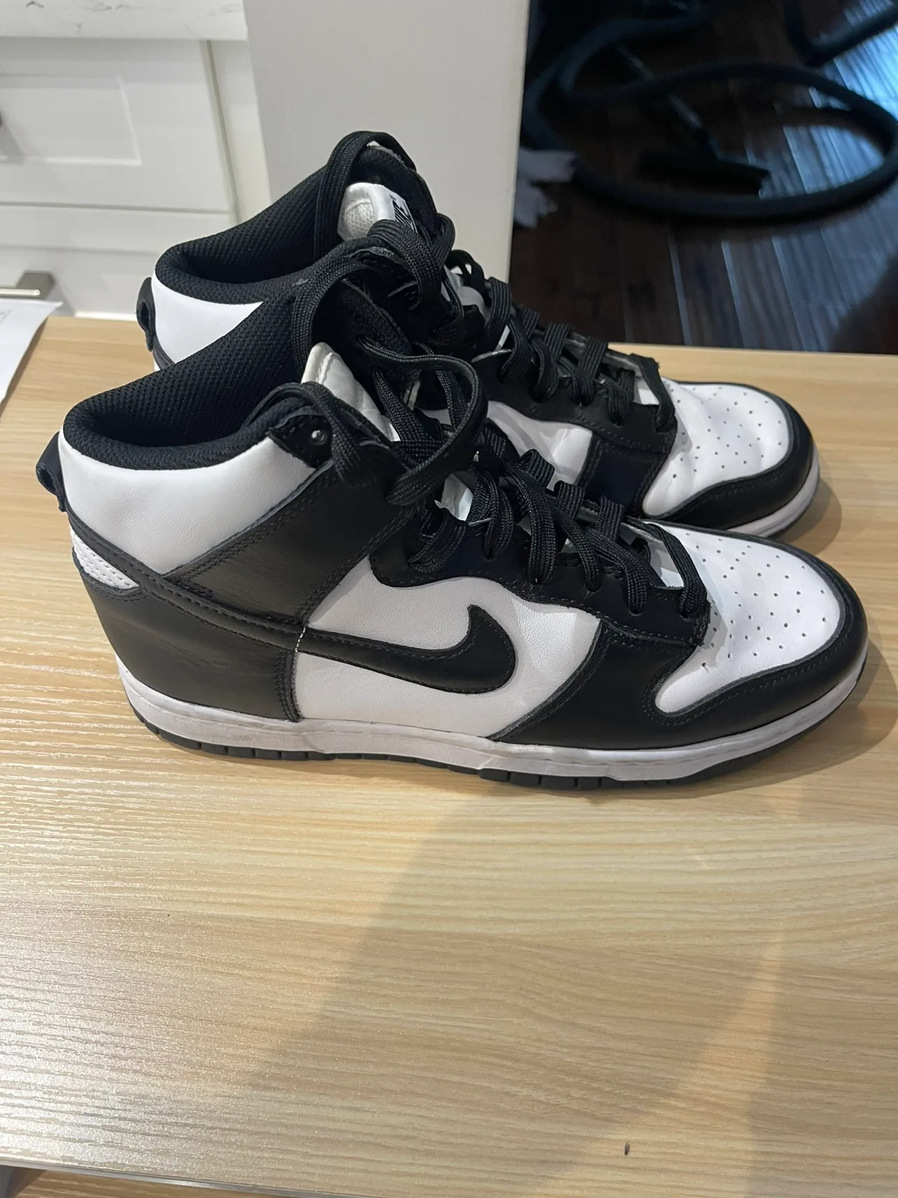 Nike Dunk High Panda - Size 8 men’s/10 woman’s image indicator(3)