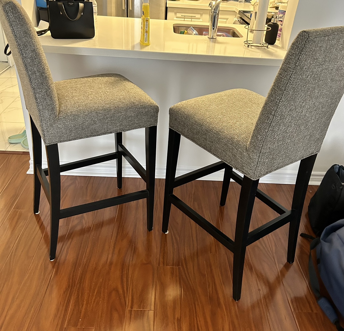 Bar stool