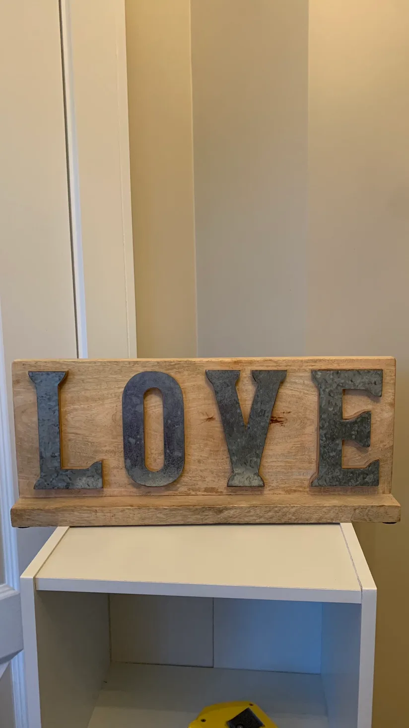 LOVE Sign thumbnail