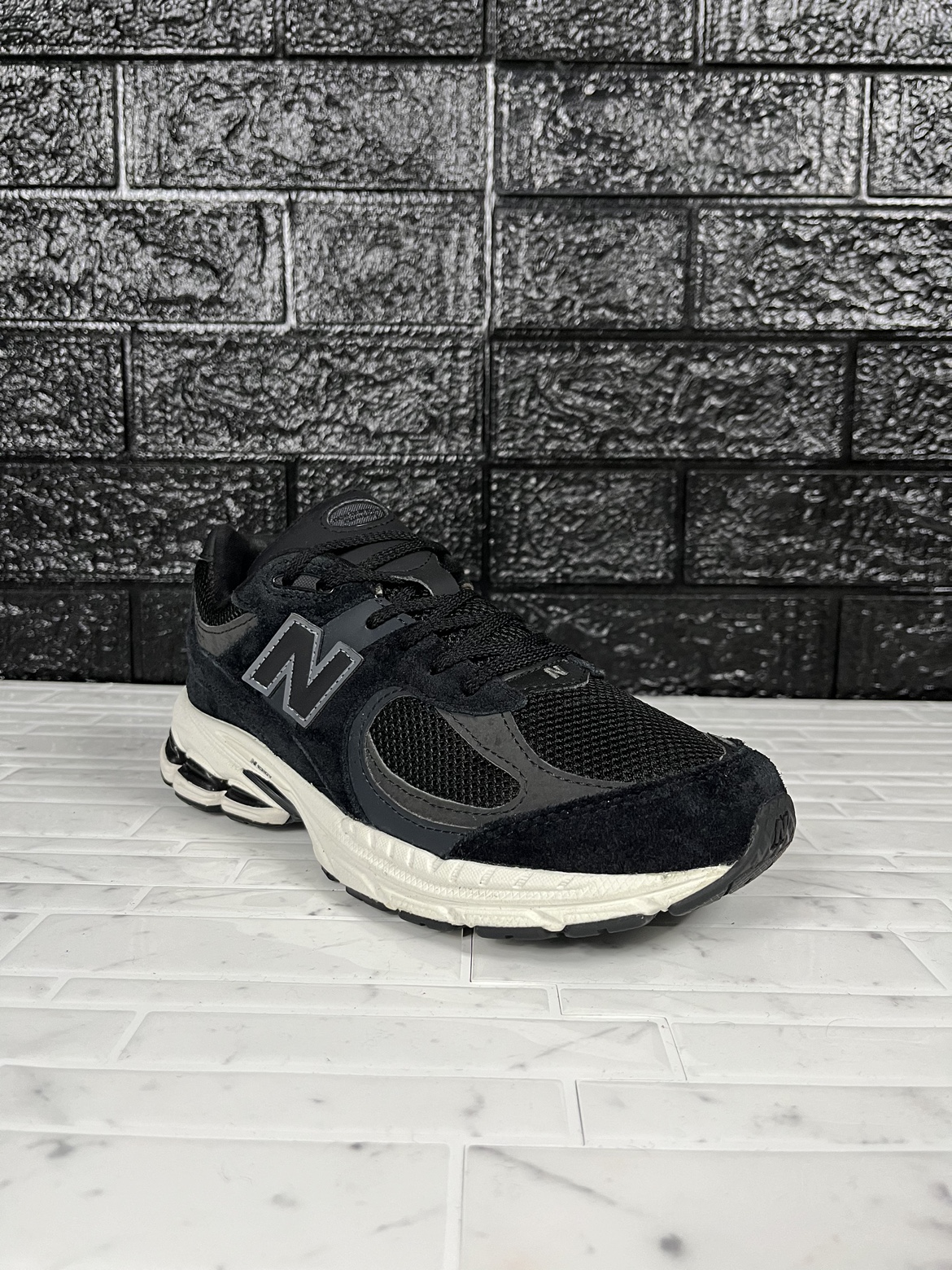 New Balance 2002R