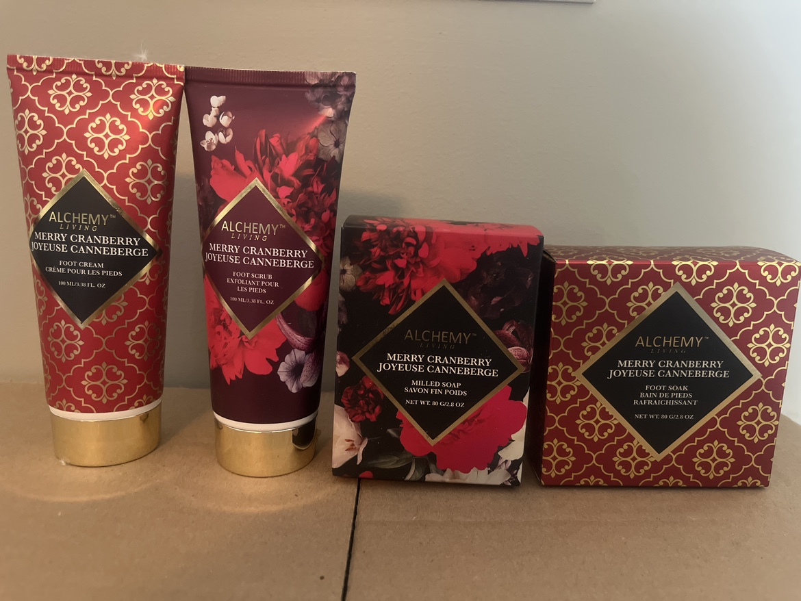 Alchemy Living Merry Cranberry Gift Set