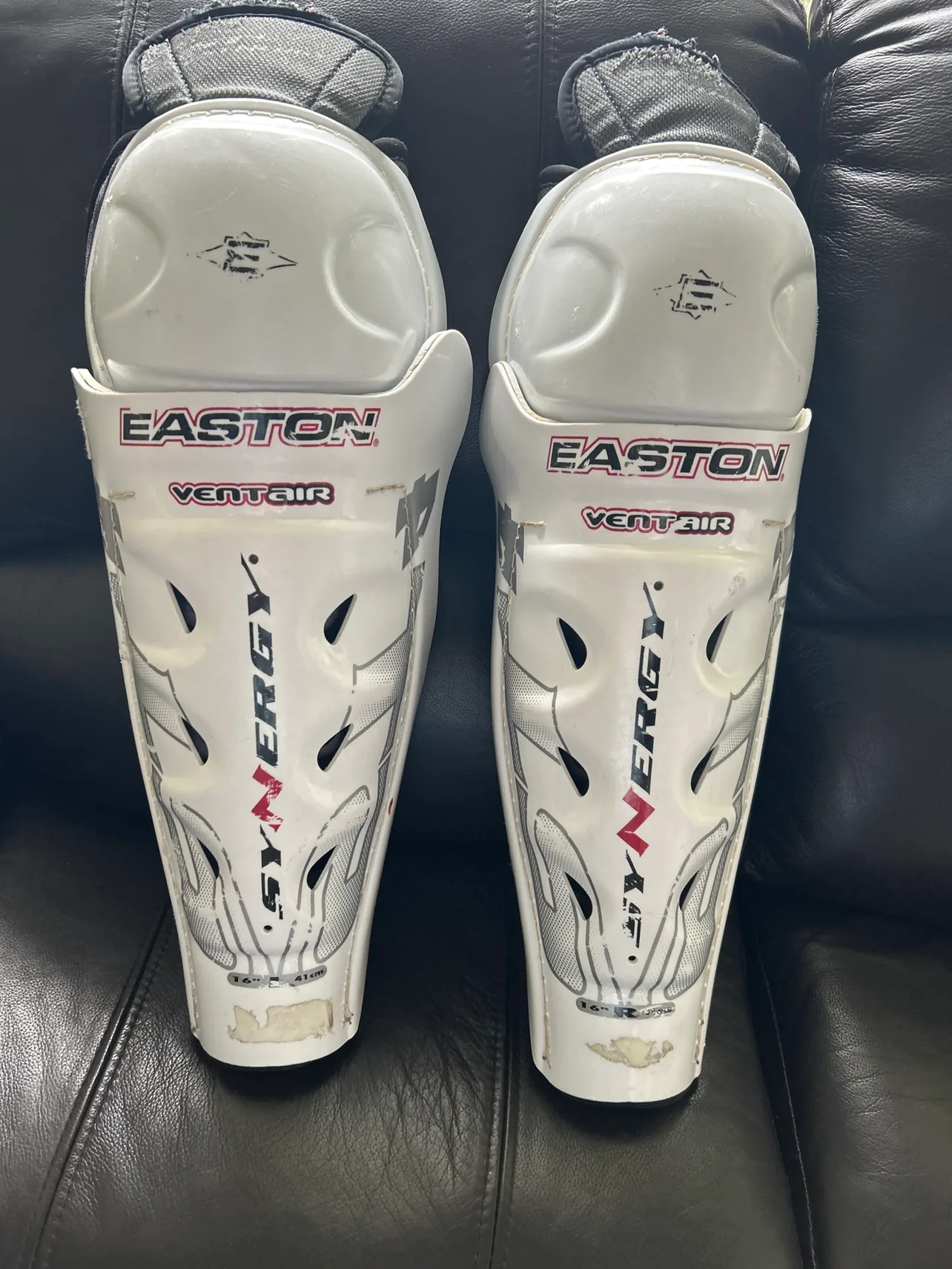 Easton Ventai Synergy Hockey Leg Pads image indicator(2)