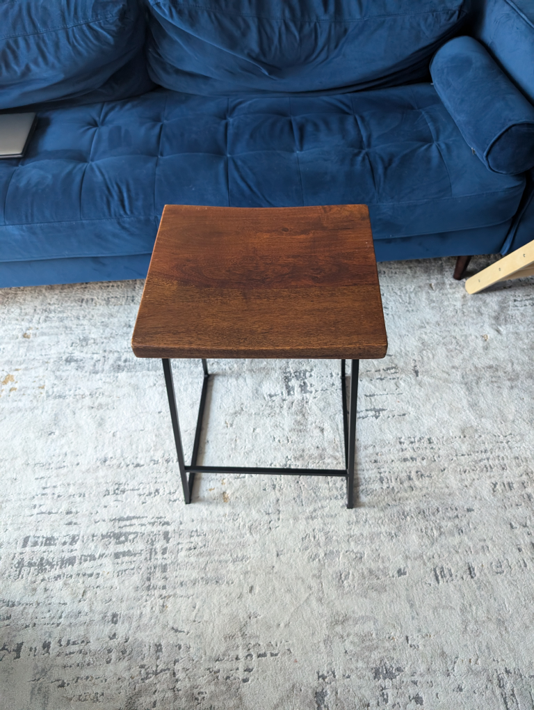 Solid Wooden table with 4 matching stools - photo 4