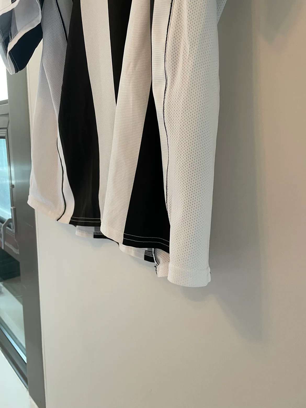 Vintage 04/05 Juventus Home Jersey image indicator(5)