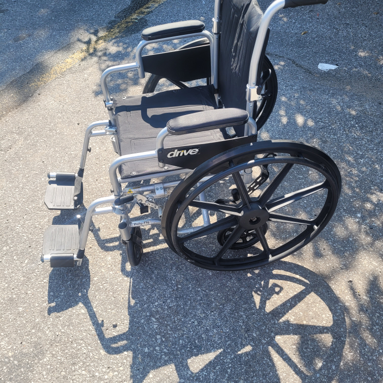 Drive Medical Wheelchair - photo 2