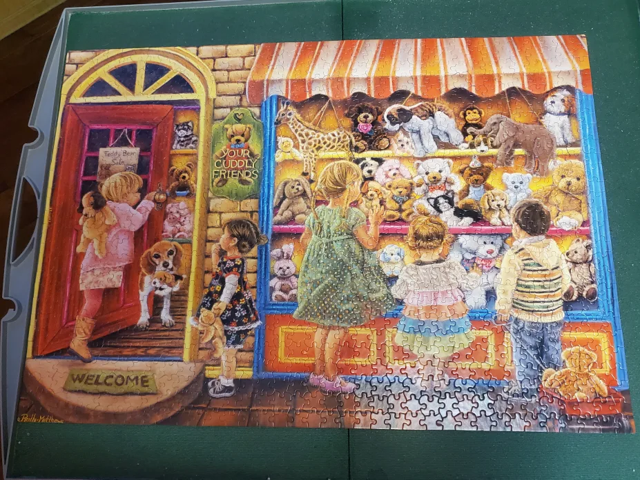 WINDOW SHOPPING CUDDLY FRIENDS PUZZLE image indicator(2)
