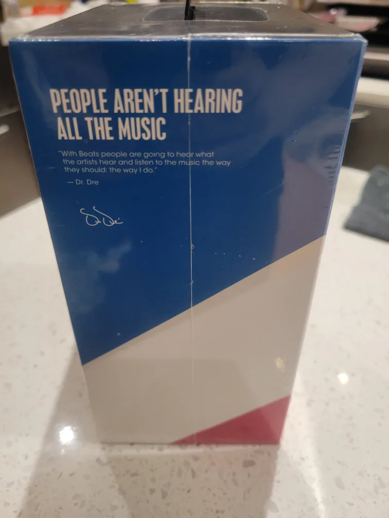 Beats Solo 3 Wireless Headphones Club Collection image indicator(2)