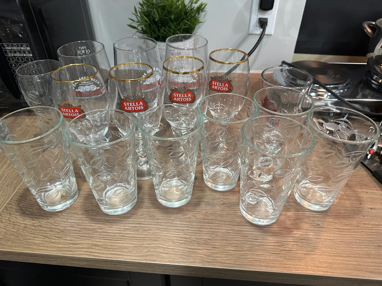 Stella Artois Glasses/ Mix -BAR glasses -ALL thumbnail