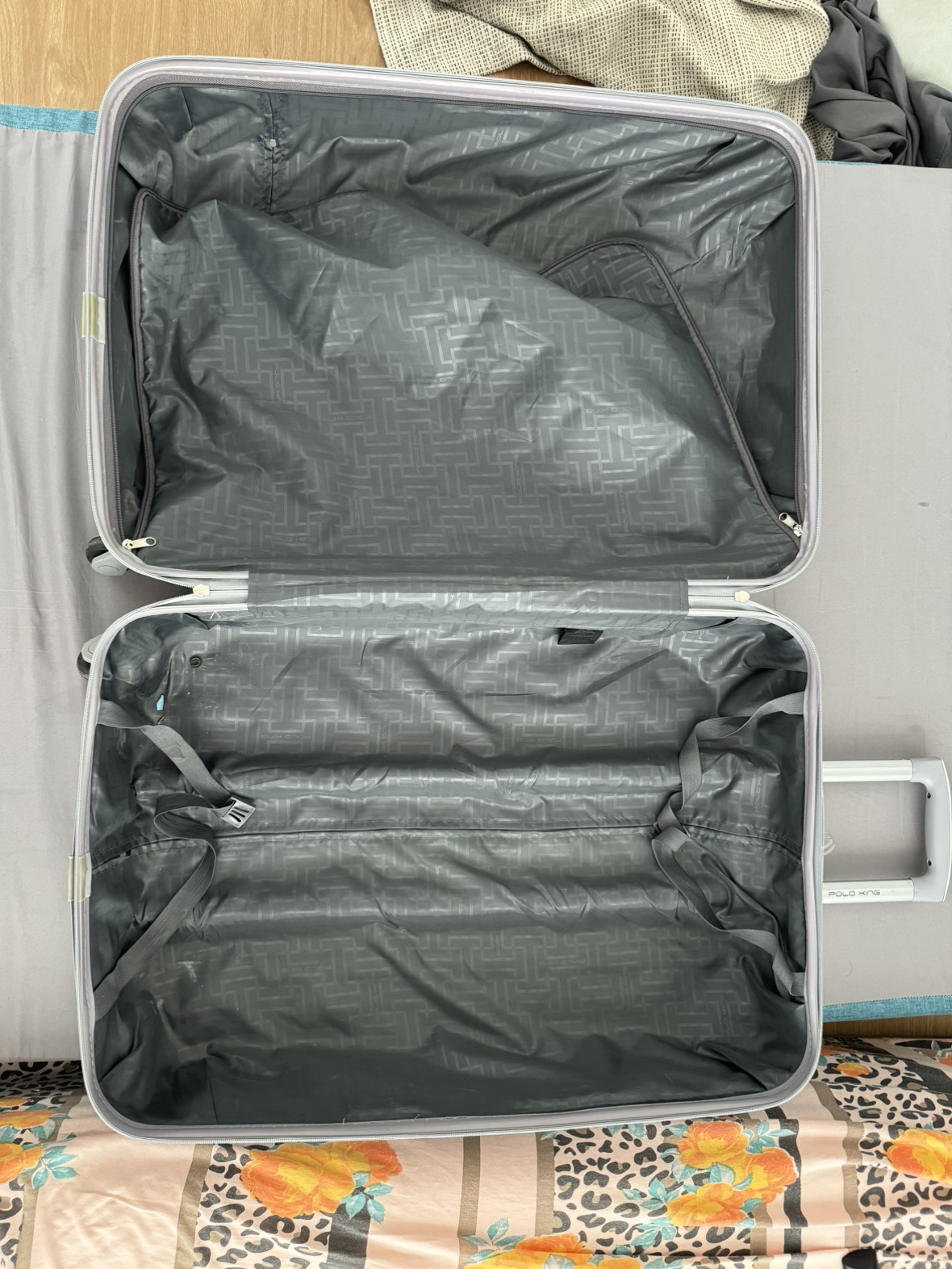 Silver Suitcase - photo 2