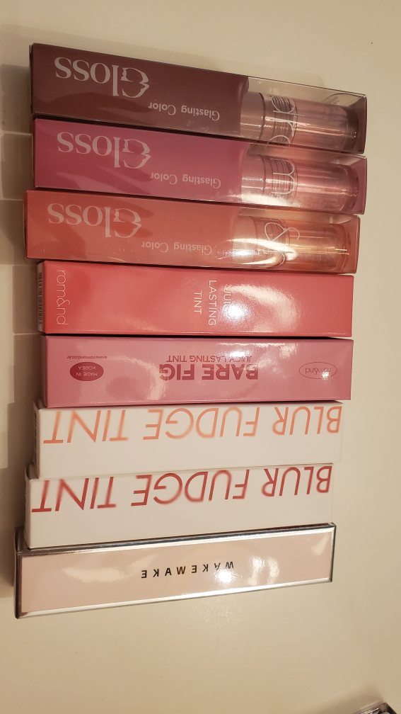 Lip products of Romand