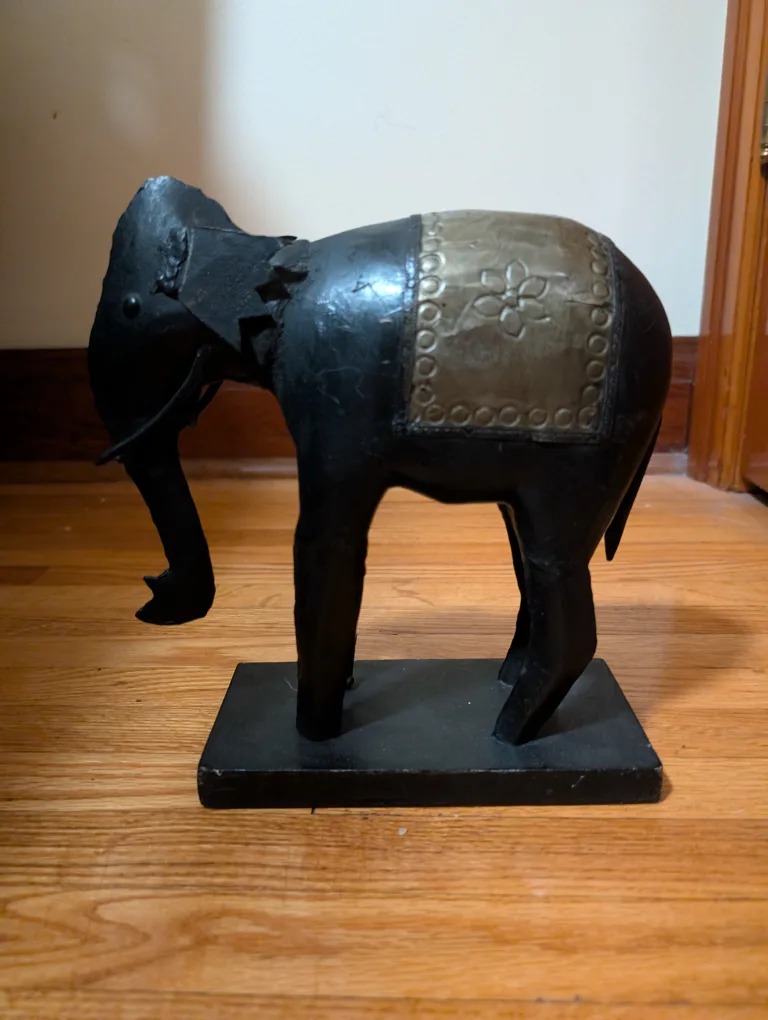 Black Metal Elephant Statue thumbnail