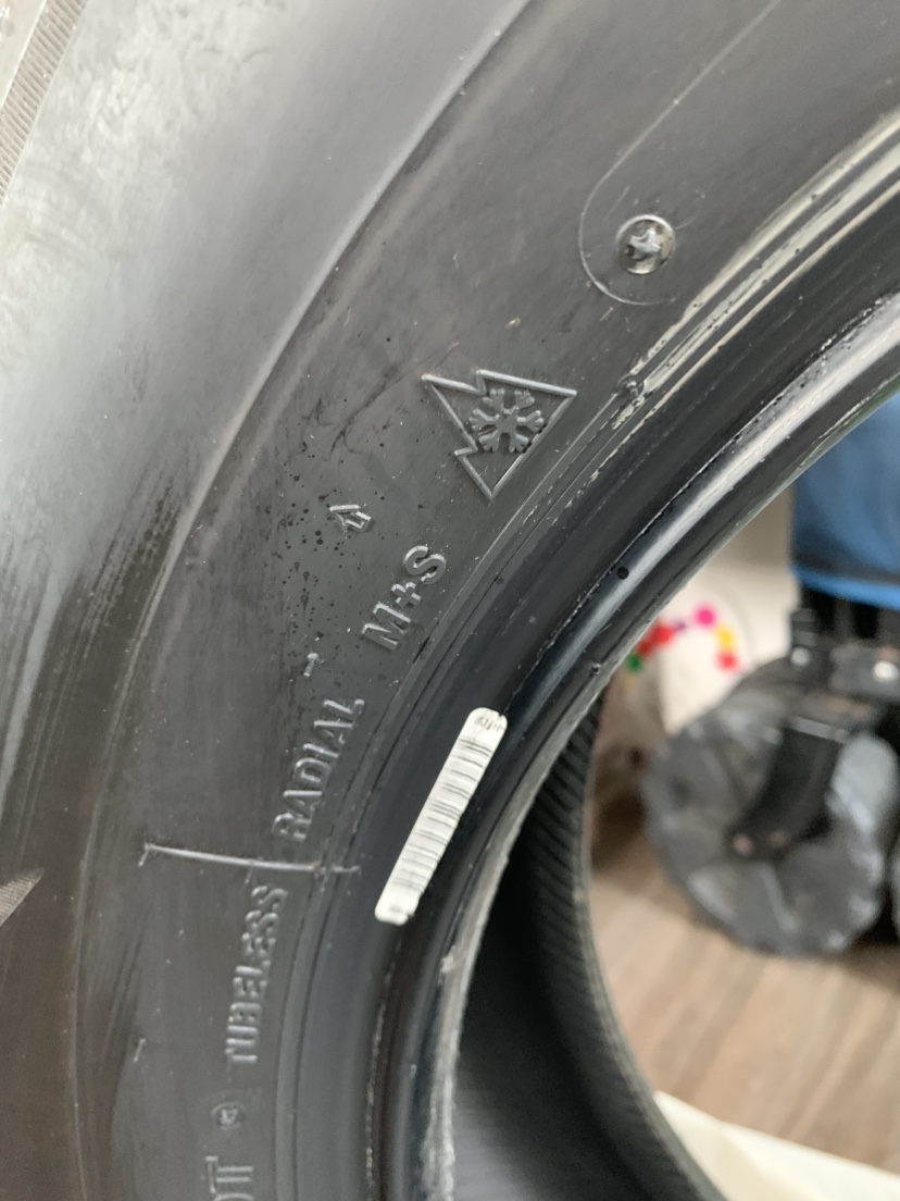 4 winter tires 215/65R17 Bridgestone Blizzak WS90 - photo 2
