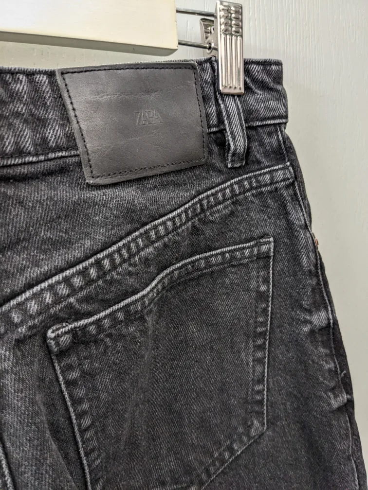 Zara Black Button Fly Straight Leg Crop Jeans image indicator(3)