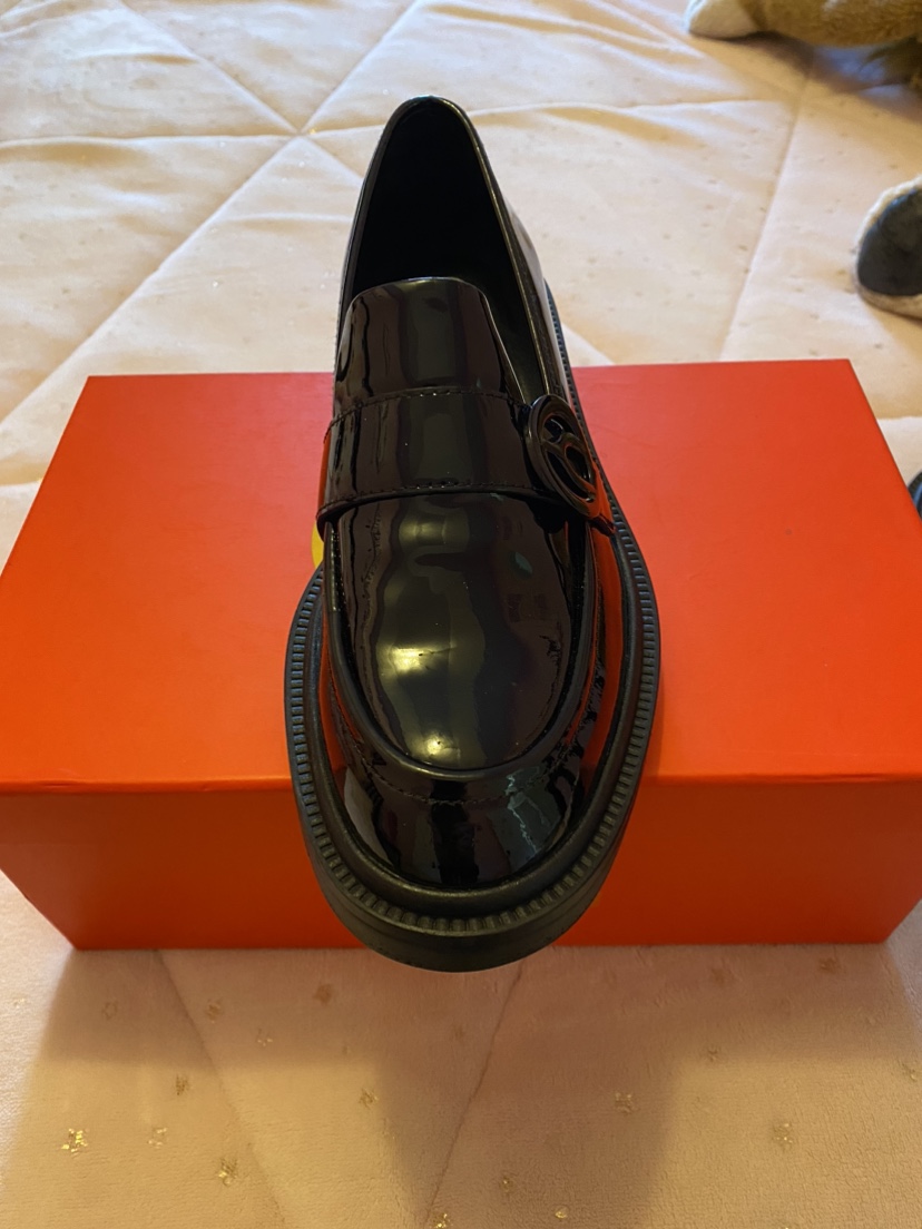 Wishbone Patent Leather Loafers