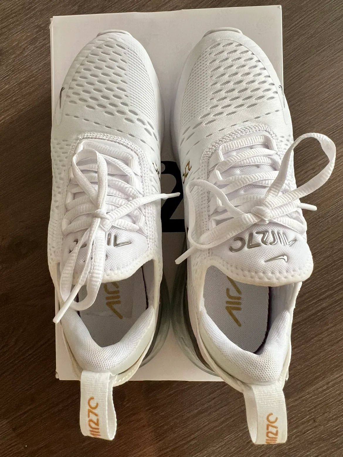 Nike Women’s Air Max 270 White / Metallic image indicator(4)