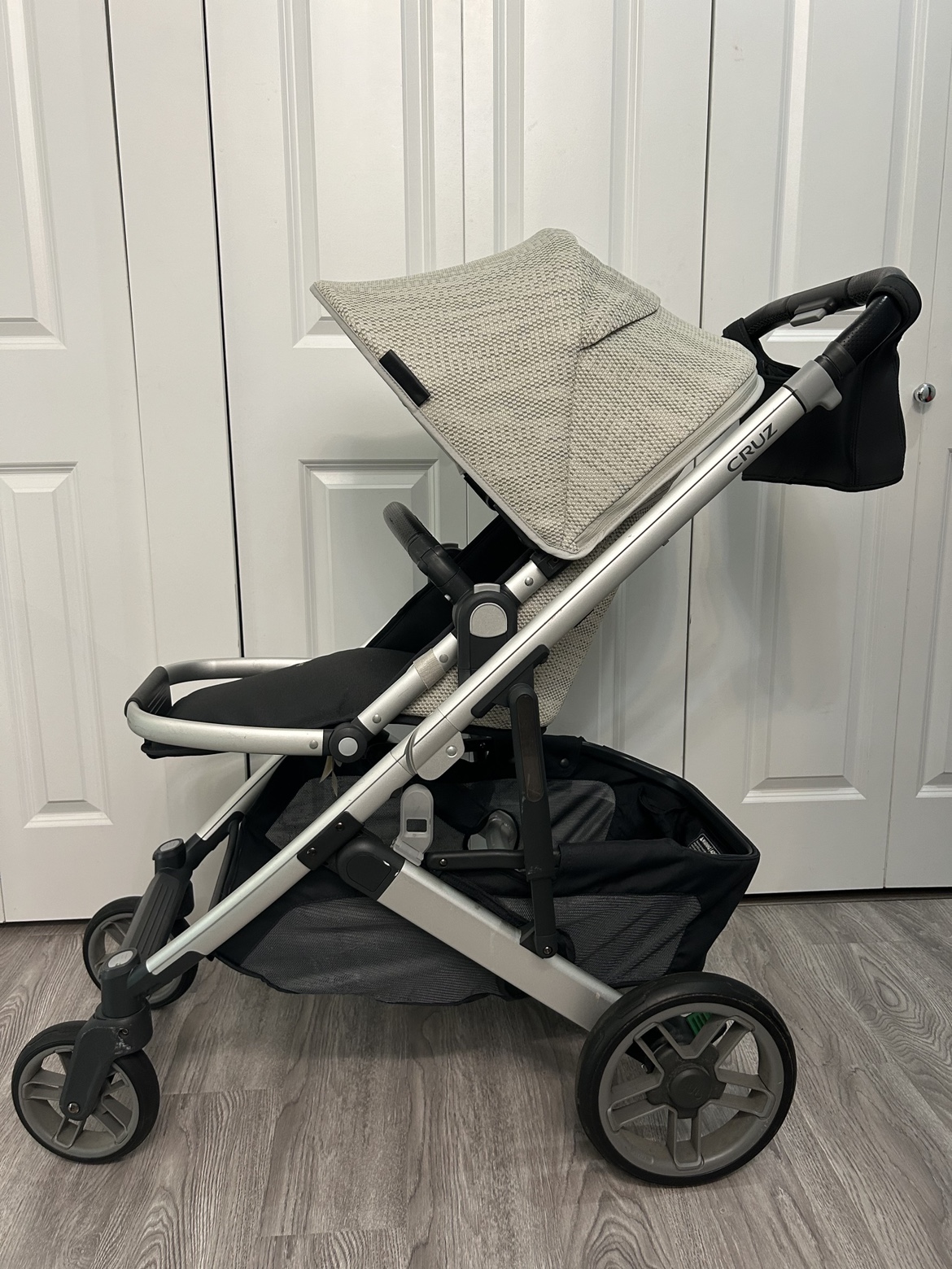 UPPAbaby Cruz V2 (slightly used-excellent condition)