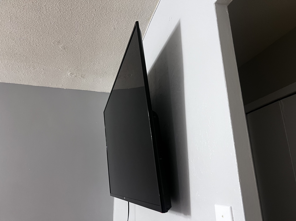 60’ Smart TV - photo 3
