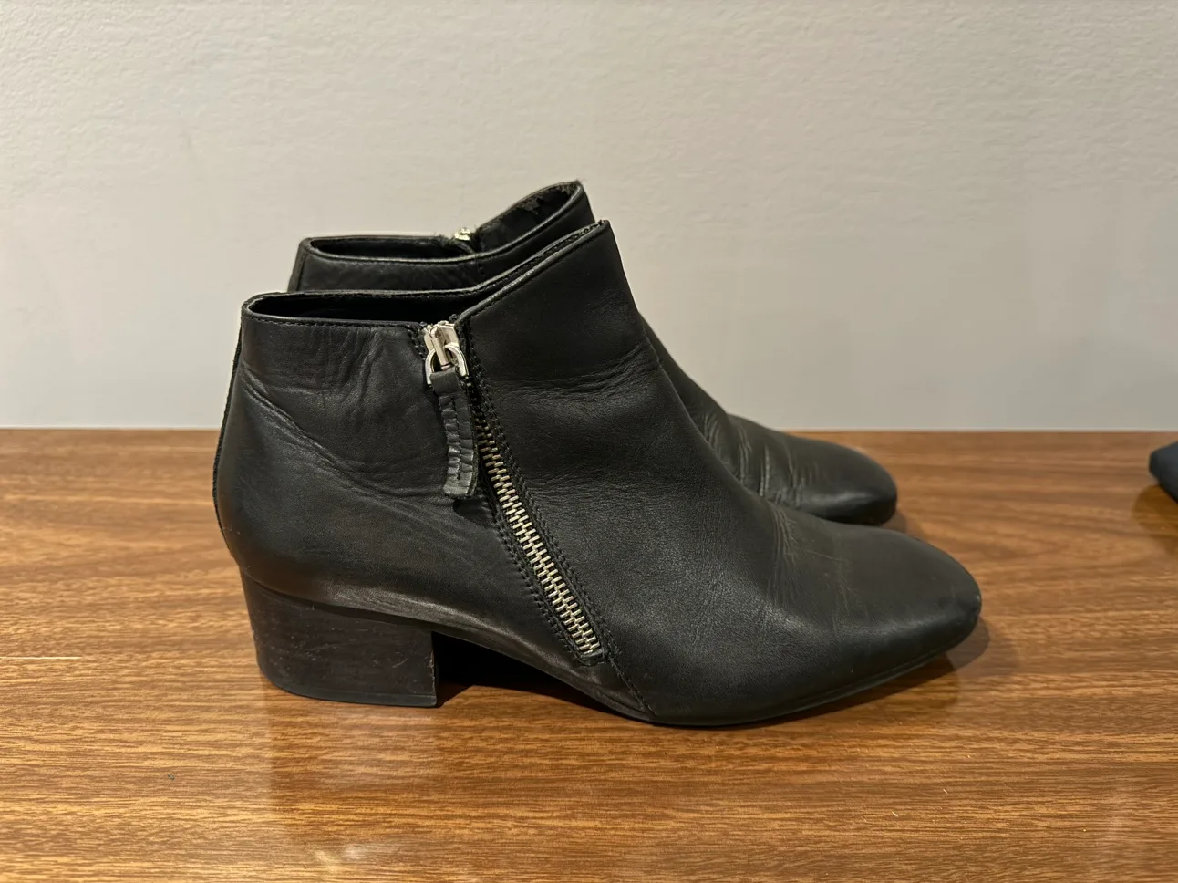 Zara Women’s Black Leather Ankle Boots image indicator(3)