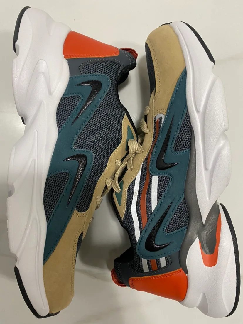 Men's Running Shoes thumbnail