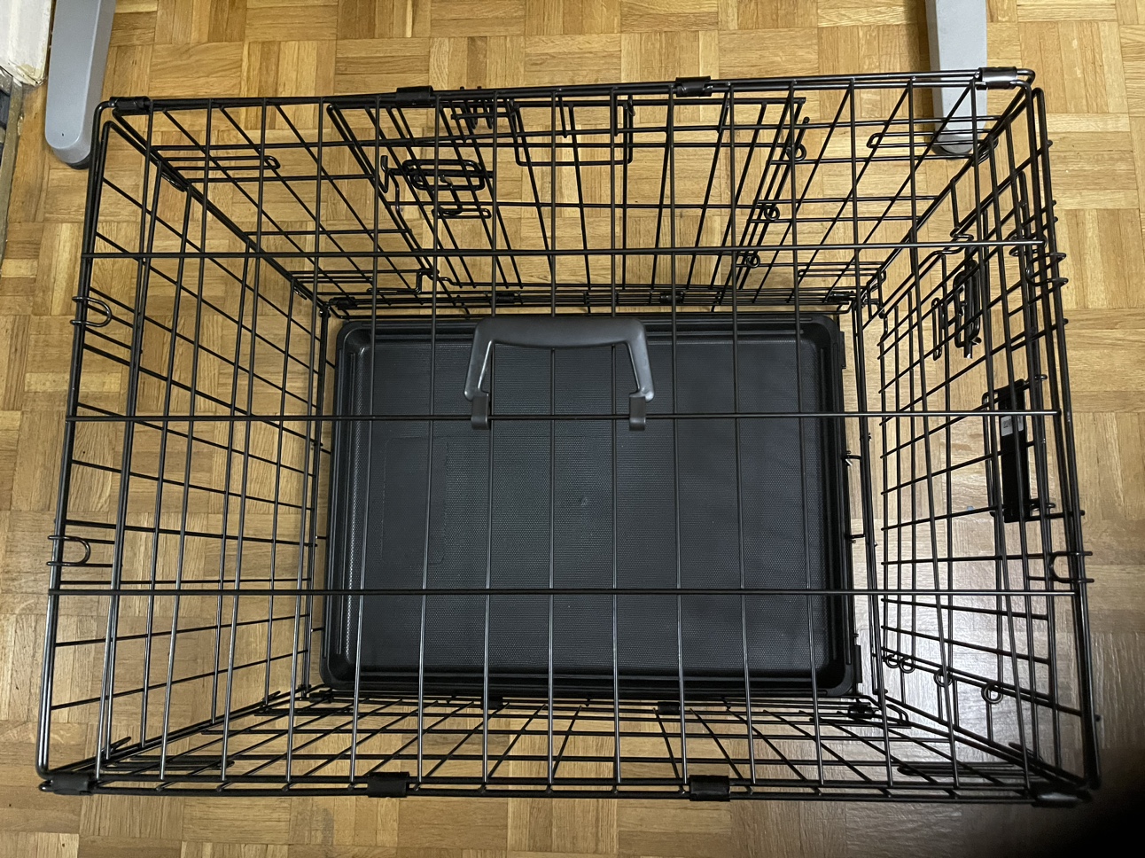 Dog Crate (Like New!) - photo 2