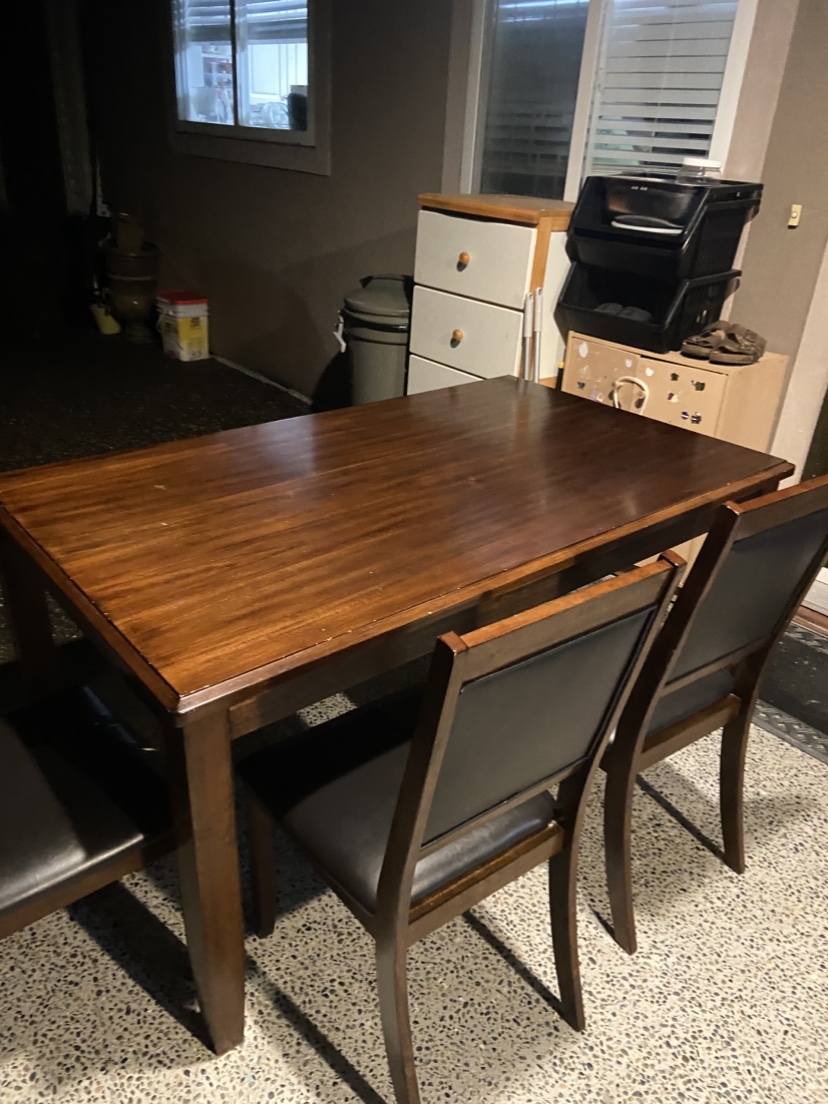 Dining Table ( Chairs(3))