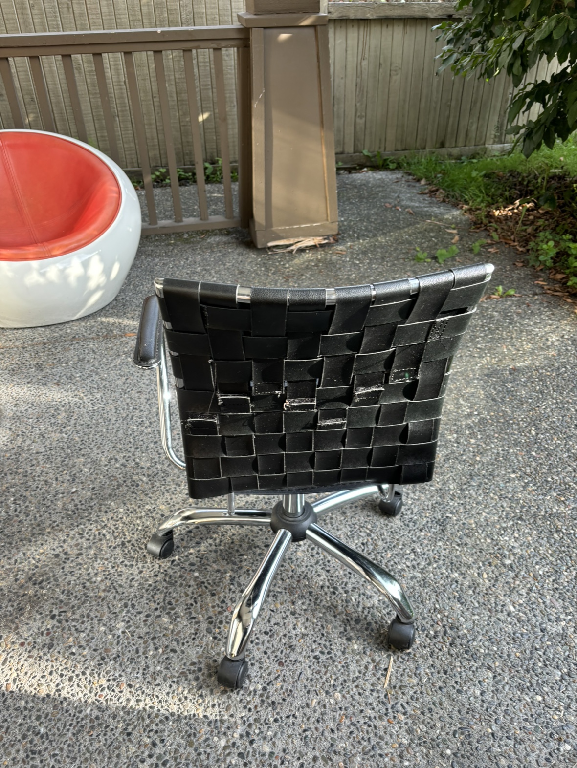 Black Office Chair with Woven Back - photo 2