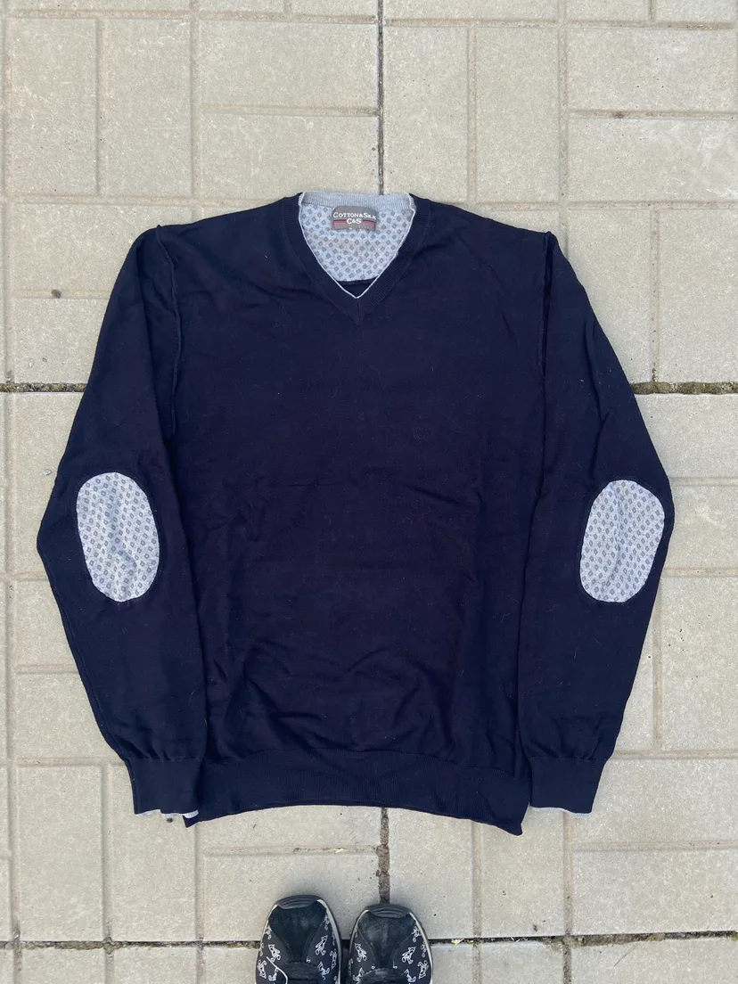 Cotton V-Neck Sweater image indicator(2)