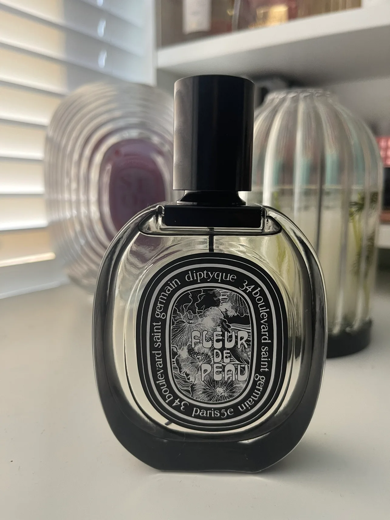 Diptyque Fleur de Peau Perfume thumbnail