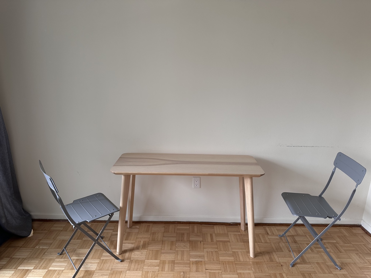 Table / Desk / IKEA / Small wooden table