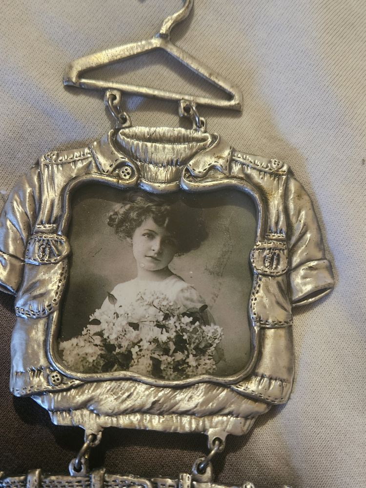 Silver Tone Hanging Picture Frame - photo 2