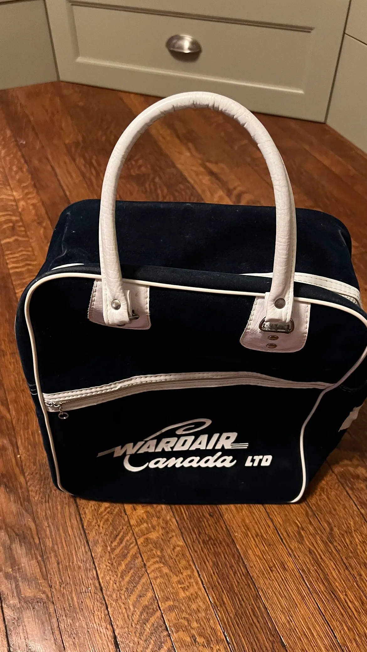 Vintage 80s Wardair Travel Bag image indicator(2)