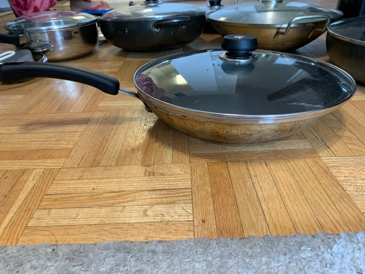 Moving sale ….Frying Pan with Lid thumbnail