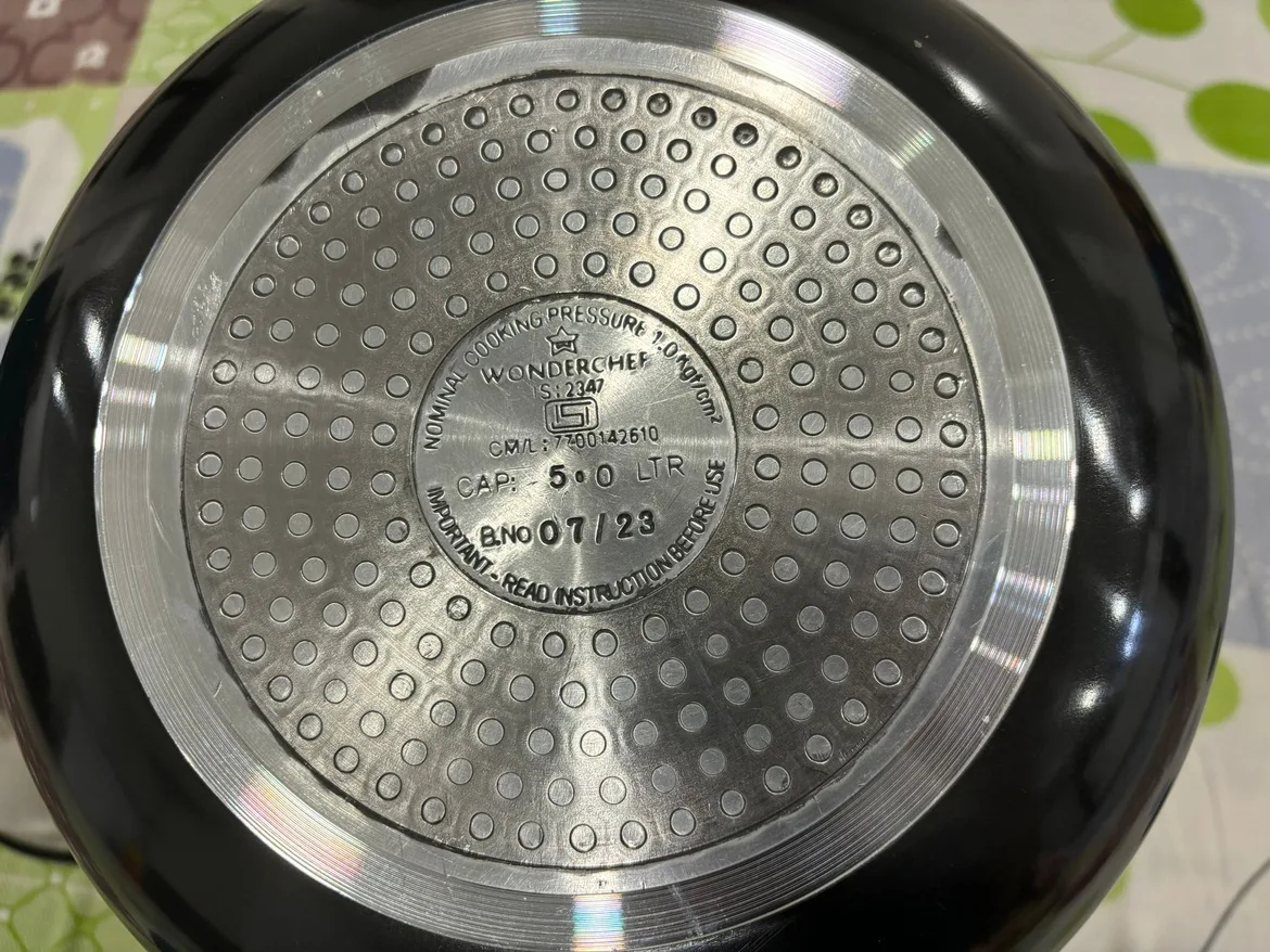 Pressure cooker 5 litre image indicator(2)