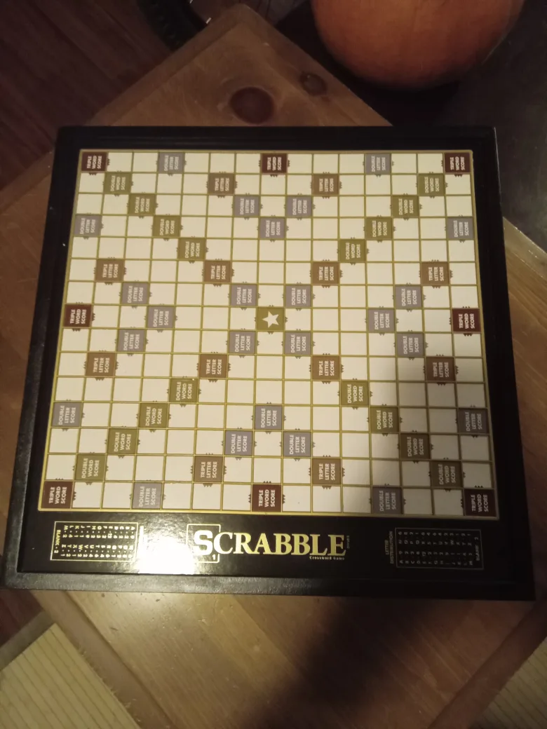 Scrabble Luxe Edition Game thumbnail