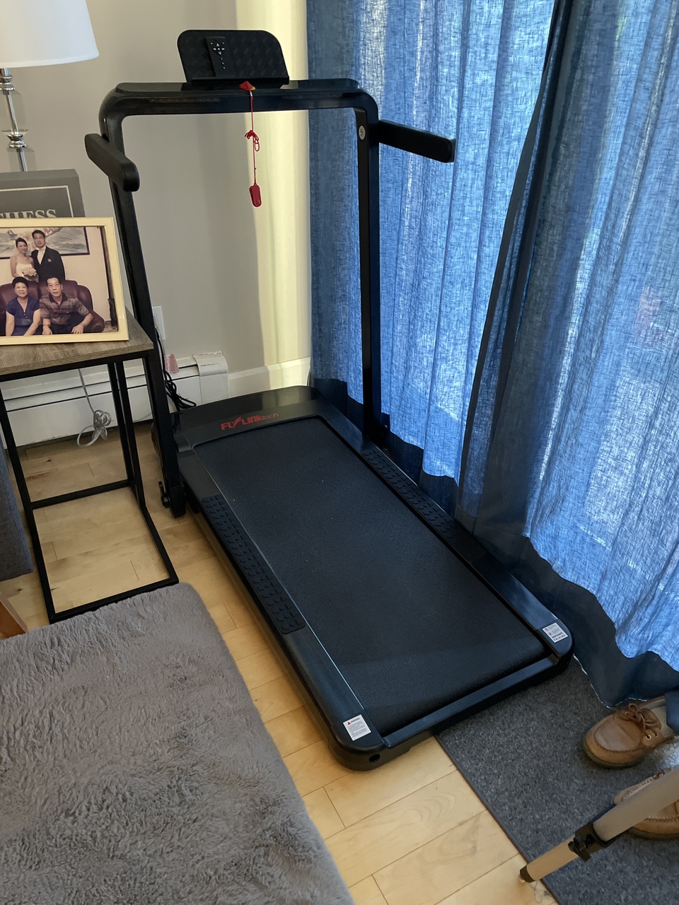 Folding Treadmill, sturdy and compact.