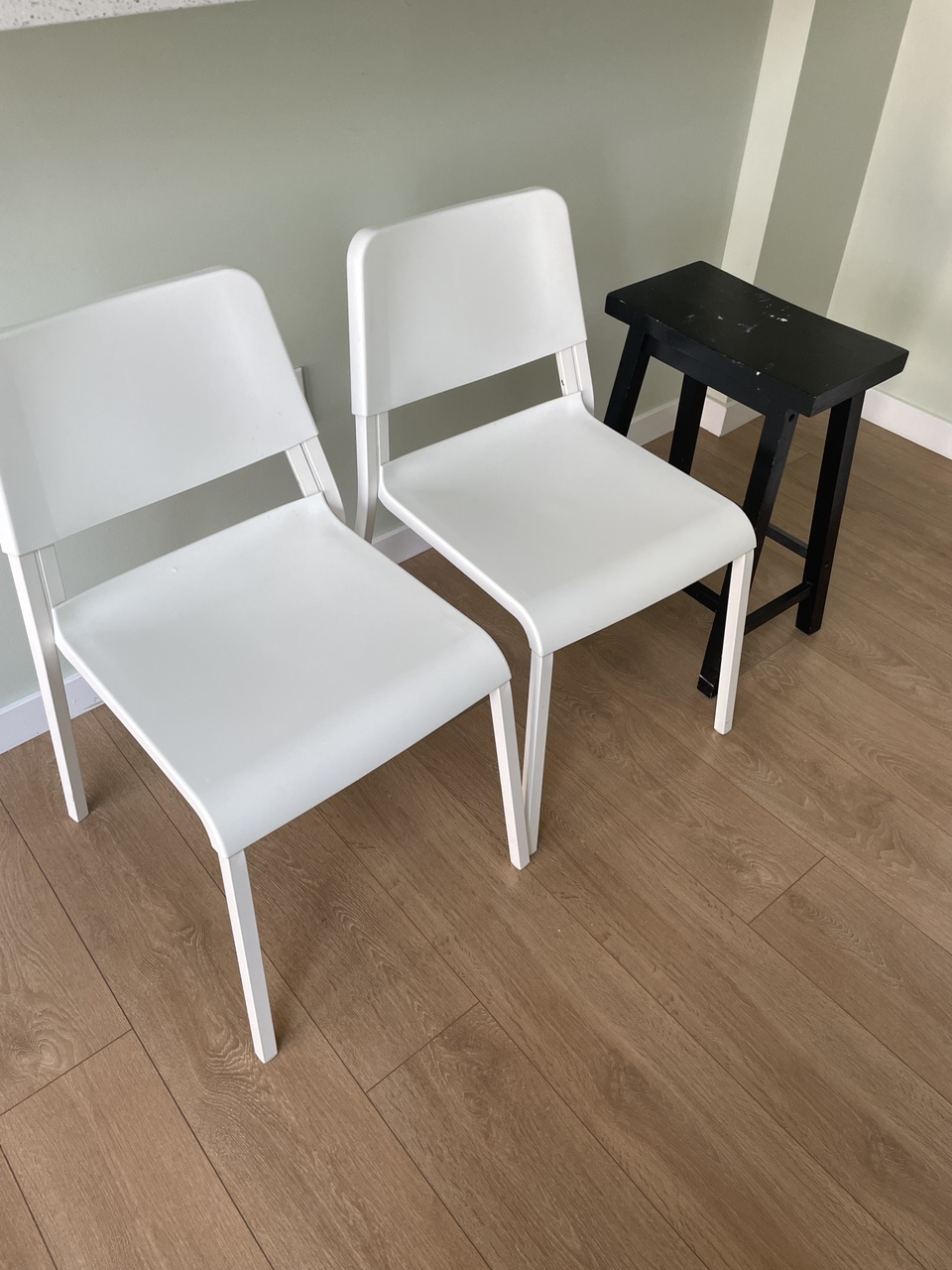 Pick up before 24/9 Free chairs and stool