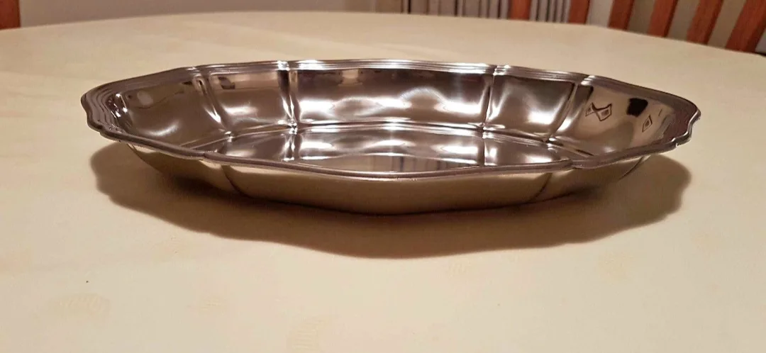 2 Stainless Silver Serving Trays image indicator(2)