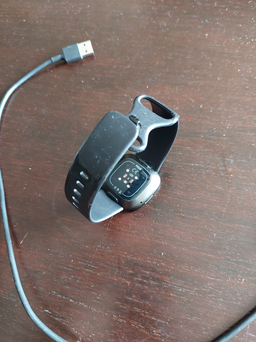 Fitbit Versa 3 - photo 3