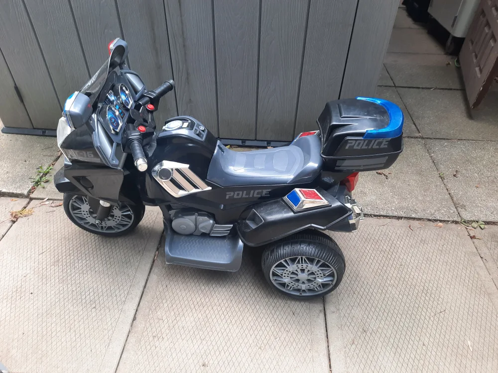 kid's battery operated trike police car (PLs READ DESCRIPTION) thumbnail