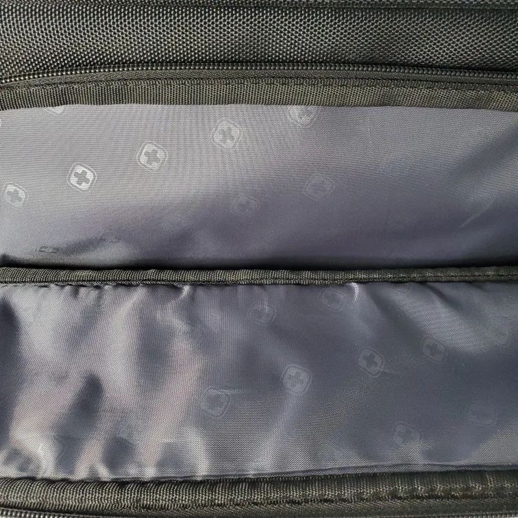 SwissGear Rolling Carry-On Suitcase image indicator(4)