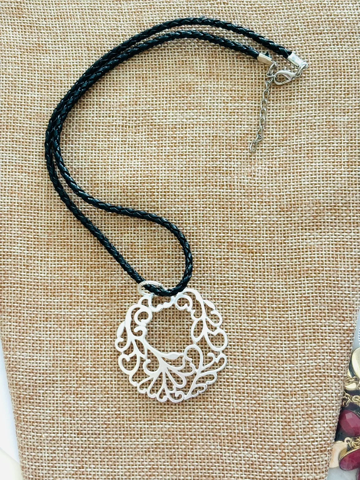 Silver Filigree Necklace image indicator(2)