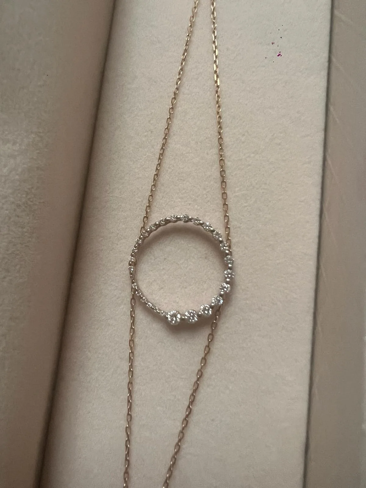 Diamond Circle Bracelet image indicator(3)