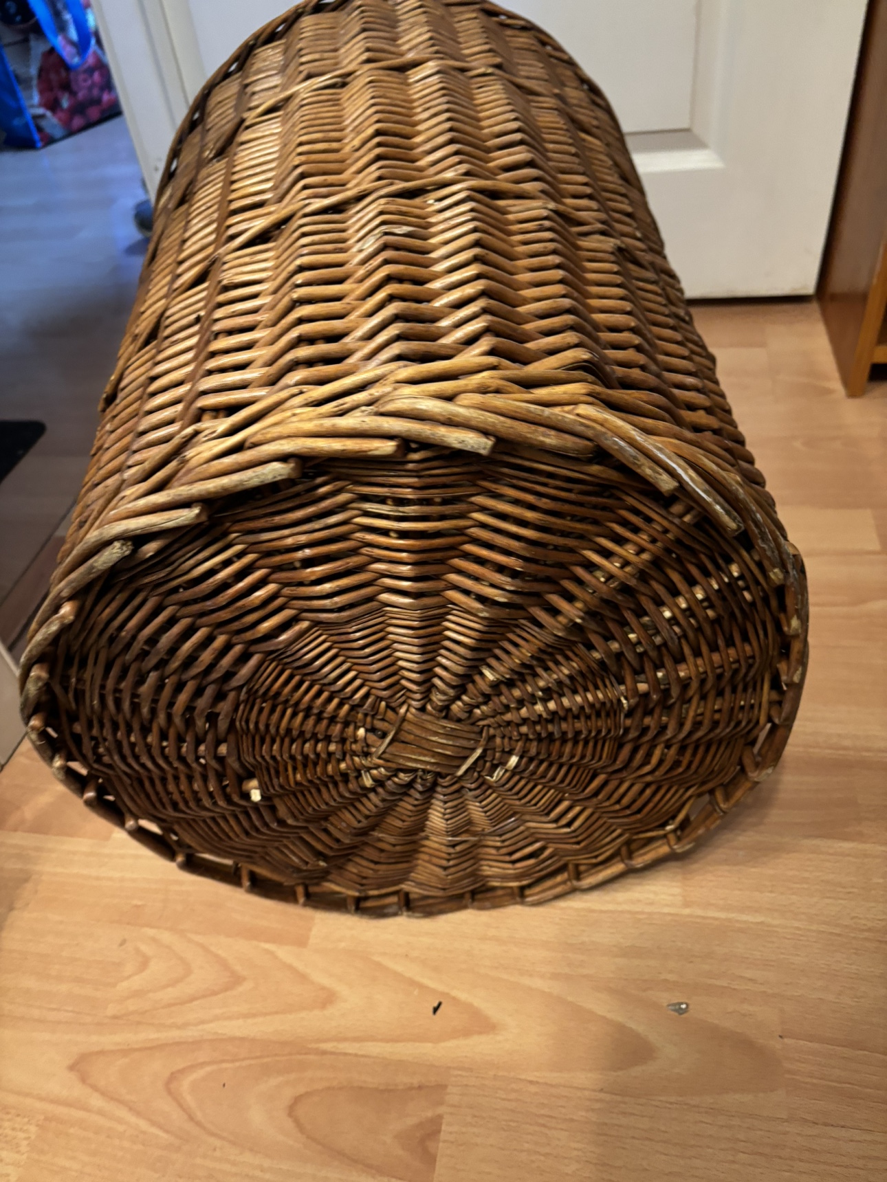 Giant laundry Wicker Basket with Handle - photo 4