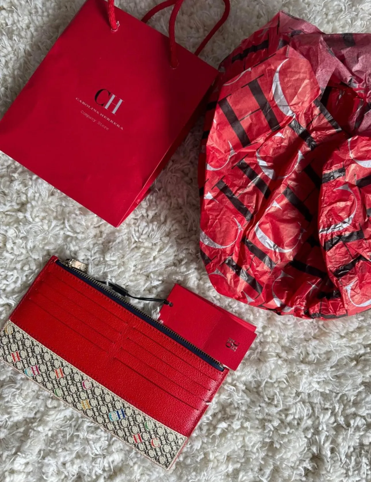 Carolina Herrera Red & Beige Clutch image indicator(2)