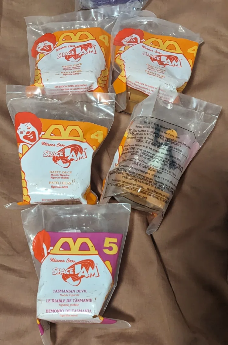 McDonalds Happy Meal Toy  SPACE JAM Mobile Figurine image indicator(2)